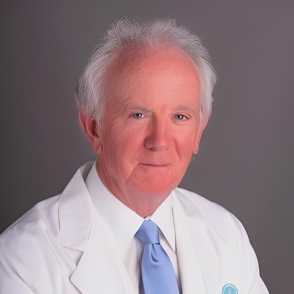 Dr. Declan Walsh received the distinguished 2023 Walther Cancer Foundation Endowed Supportive Oncology Award at the annual American Society of Clinical Oncology (ASCO) meeting - Atrium Health