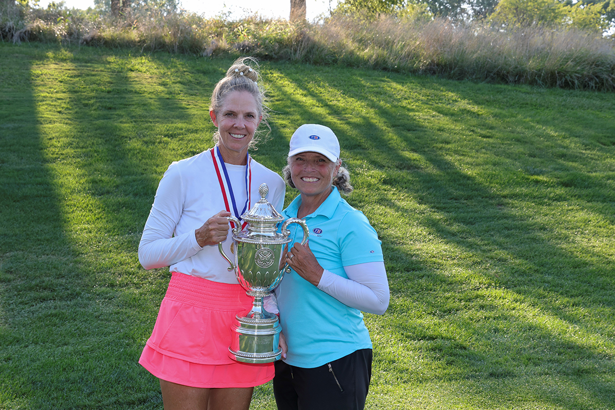 Pro golfer Jill McGill is helping Ovarian Cancer Research Alliance raise awareness in honor of her sister, Shelley O’Keefe - Audra Moran