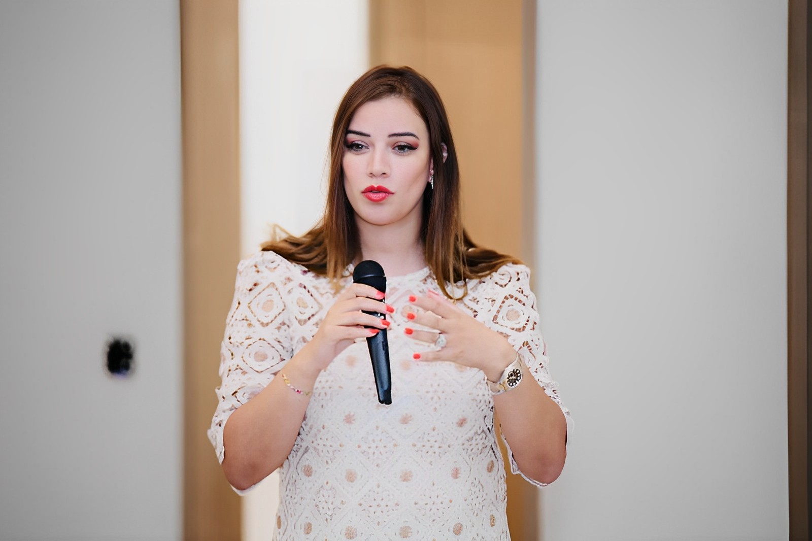 Karima Oualla: We invite you to fill out this survey that takes no more than 3 minutes to complete.