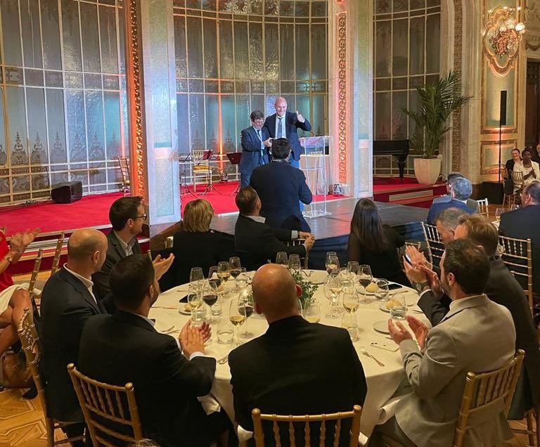 Florian Lordick: Honoured having received the FESMO award from ESMO President Andres Cervantes