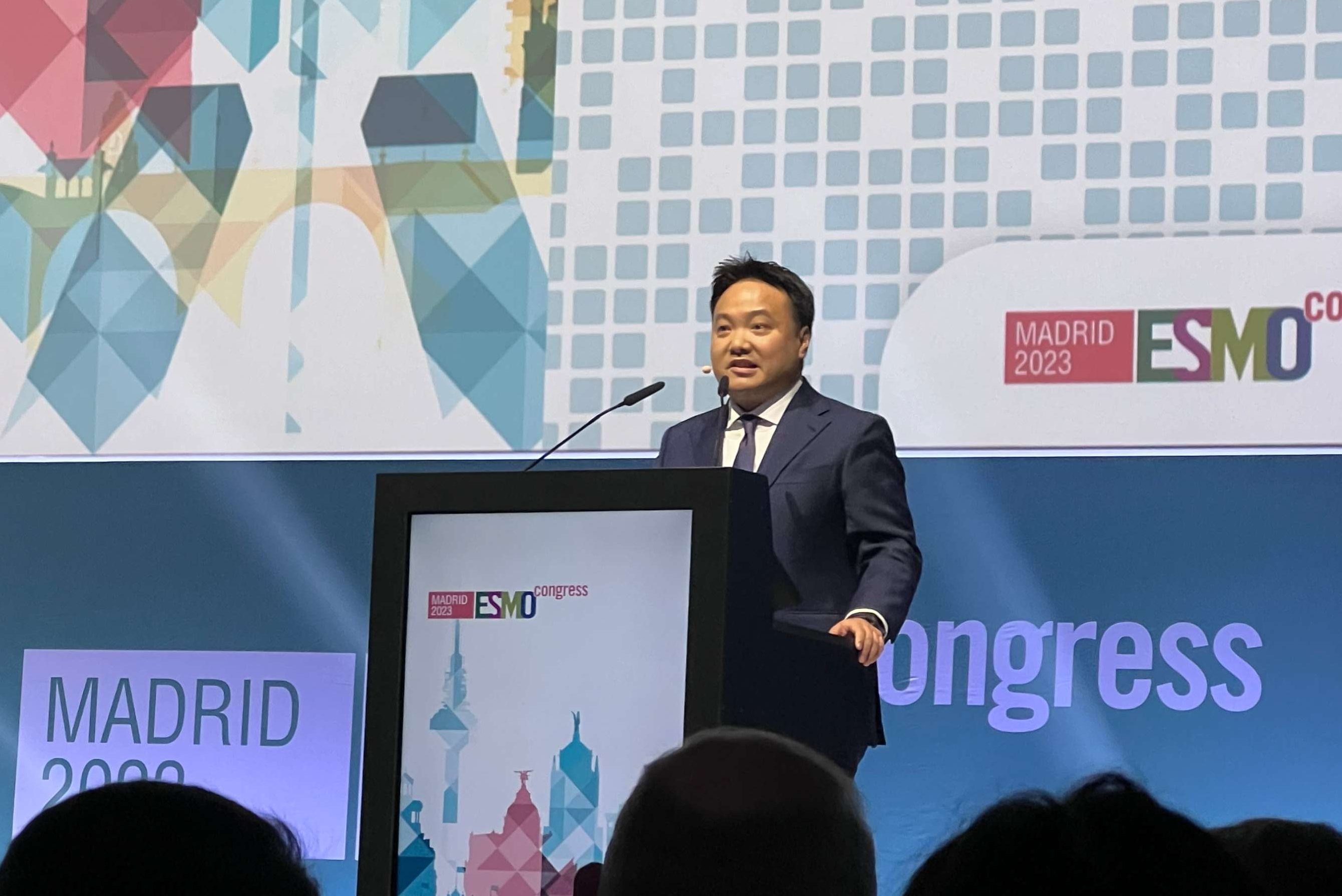 The first randomised trial of a targeted agent versus immunotherapy plus chemotherapy in a biomarker-selected patient population - CUHK Medicine