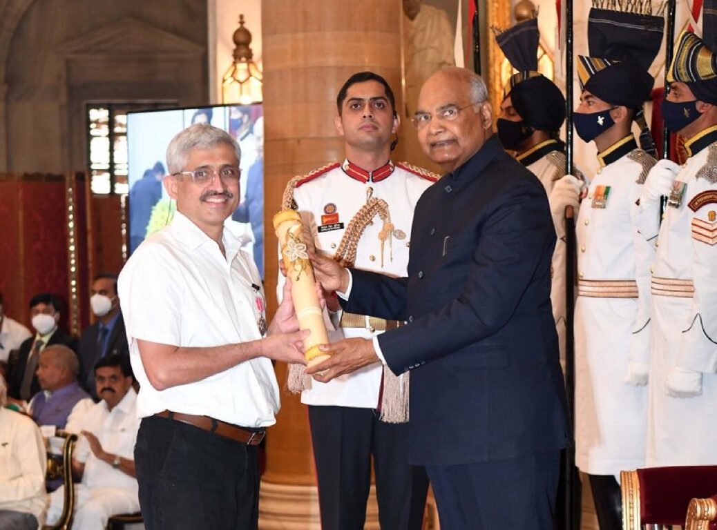 President Kovind presents Padma Shri to Dr. Ravi Kannan R. for Medicine - Rashtrapati Bhavan