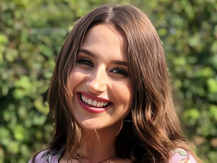 Kelcie D Willis