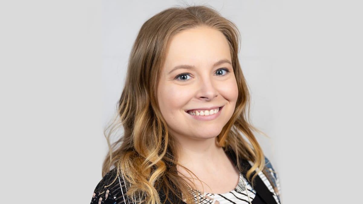 Laura Esfeller