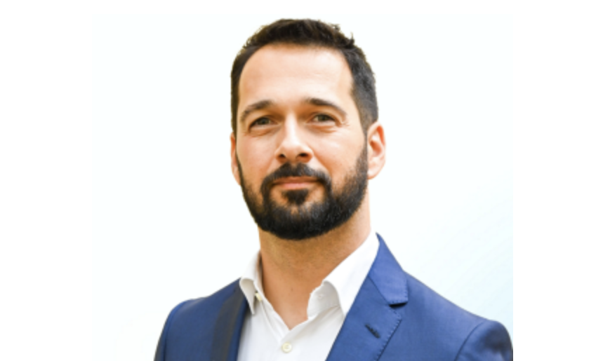 Hugo R. Soares