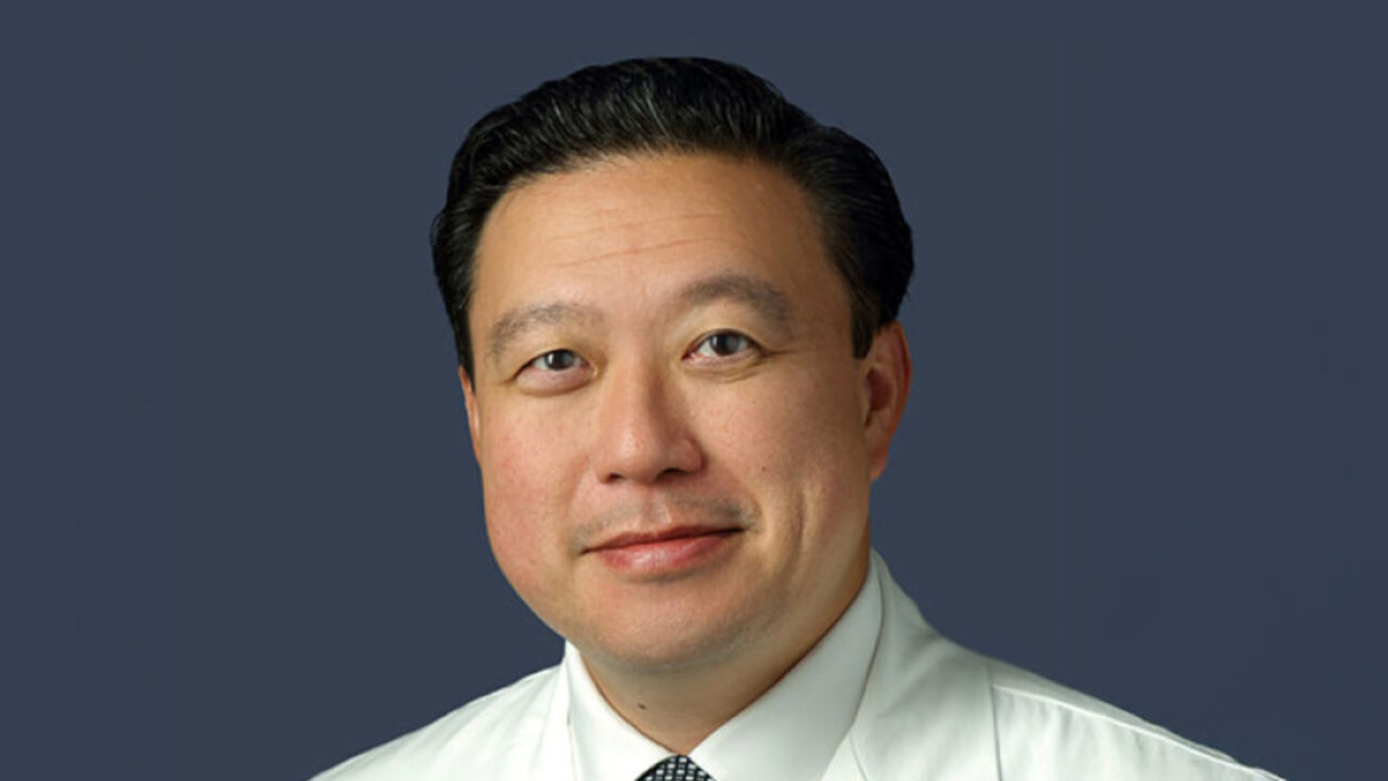 Stephen V Liu